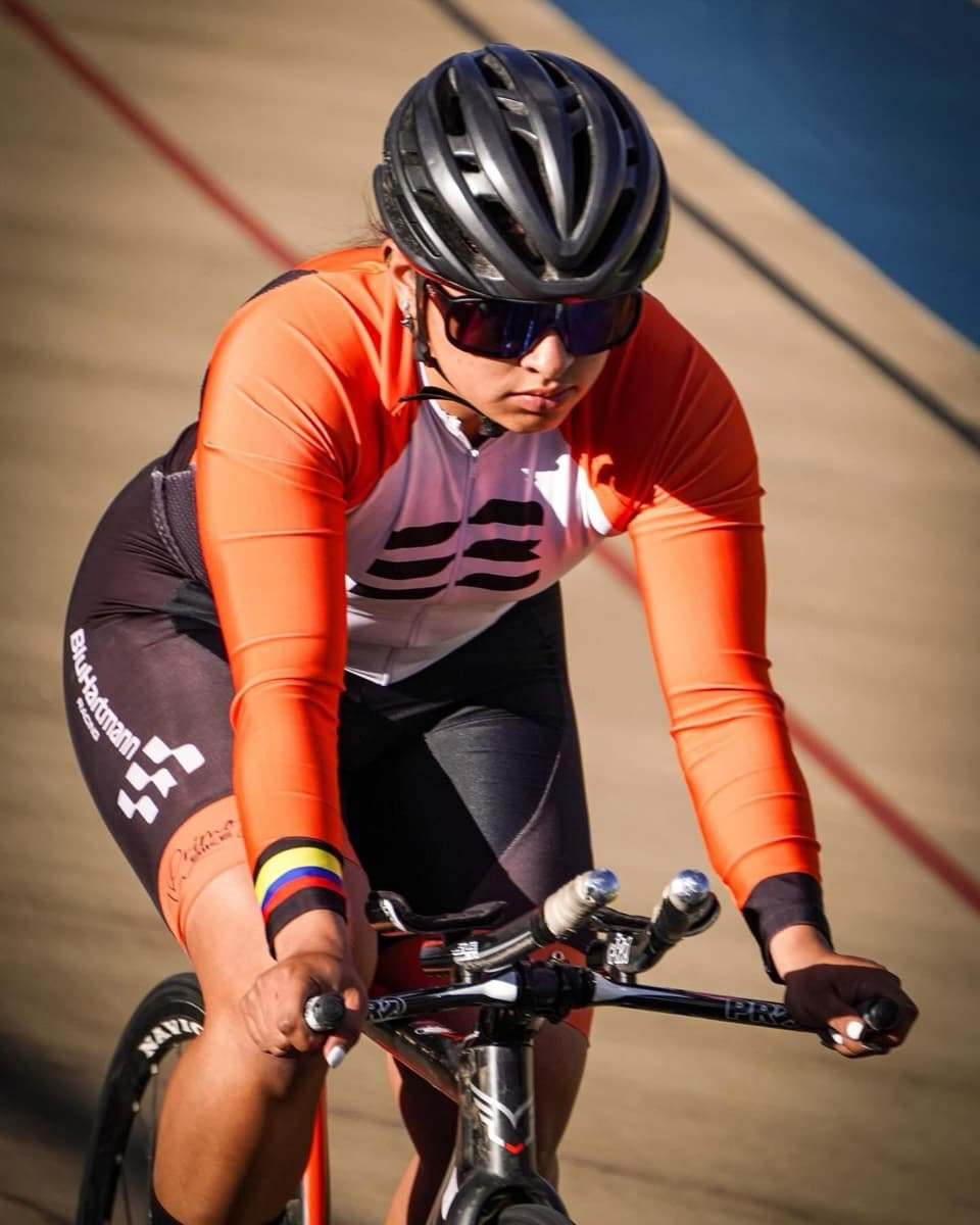 Valeria Hernandez — Ciclista de pista patrocinada por BHR
